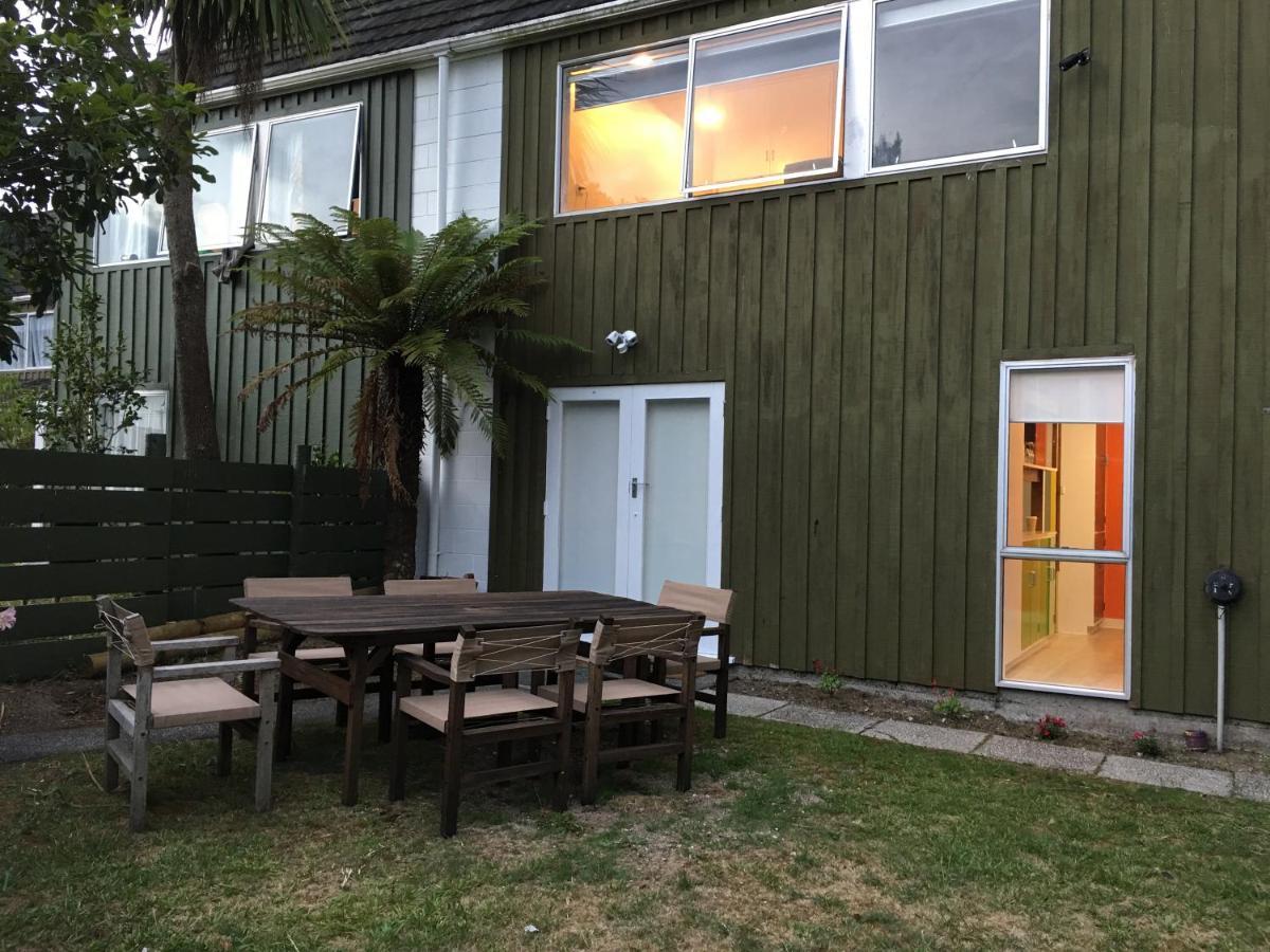 Water'S Edge City Retreat Rotorua Luaran gambar